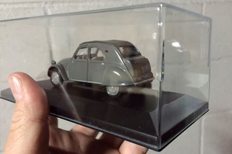 Miniature Citroen 2CV