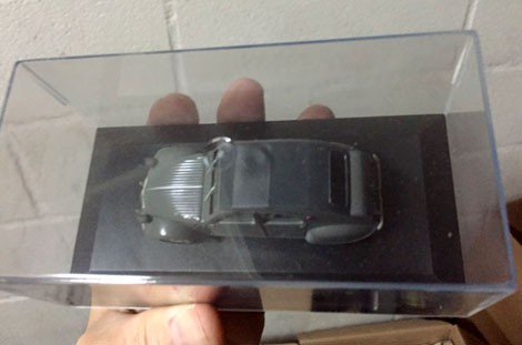 Miniature Citroen 2CV